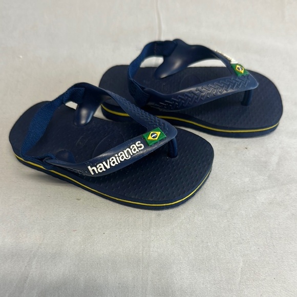 Havaianas Dark Blue Flip Flops with Brazilian Flag - Picture 2 of 4